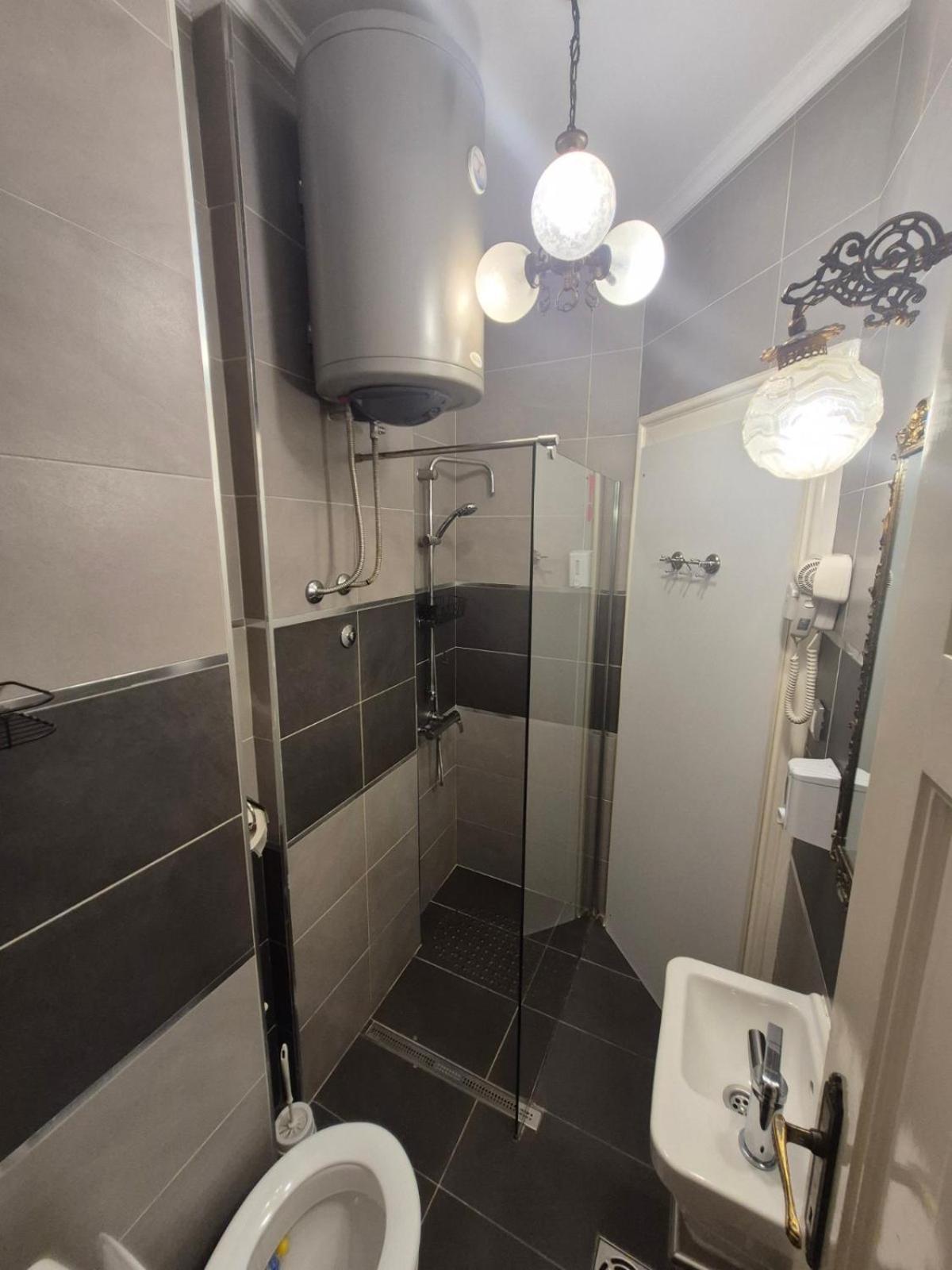 Authentic Belgrade Centre Apartments For Large Groups, Republic Square - Up To 47 People In 5 Apartments Zimmer foto
