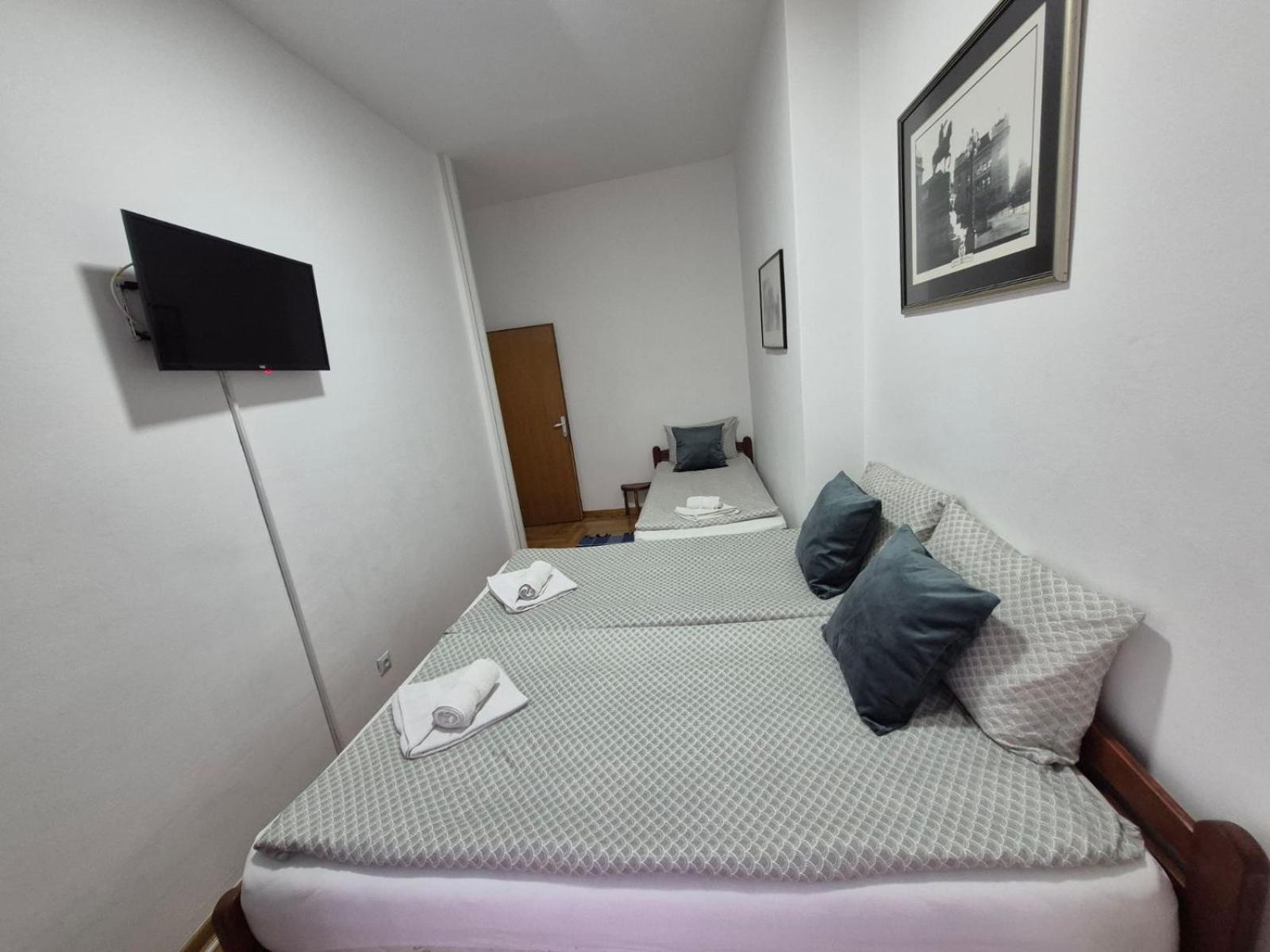 Authentic Belgrade Centre Apartments For Large Groups, Republic Square - Up To 47 People In 5 Apartments Zimmer foto