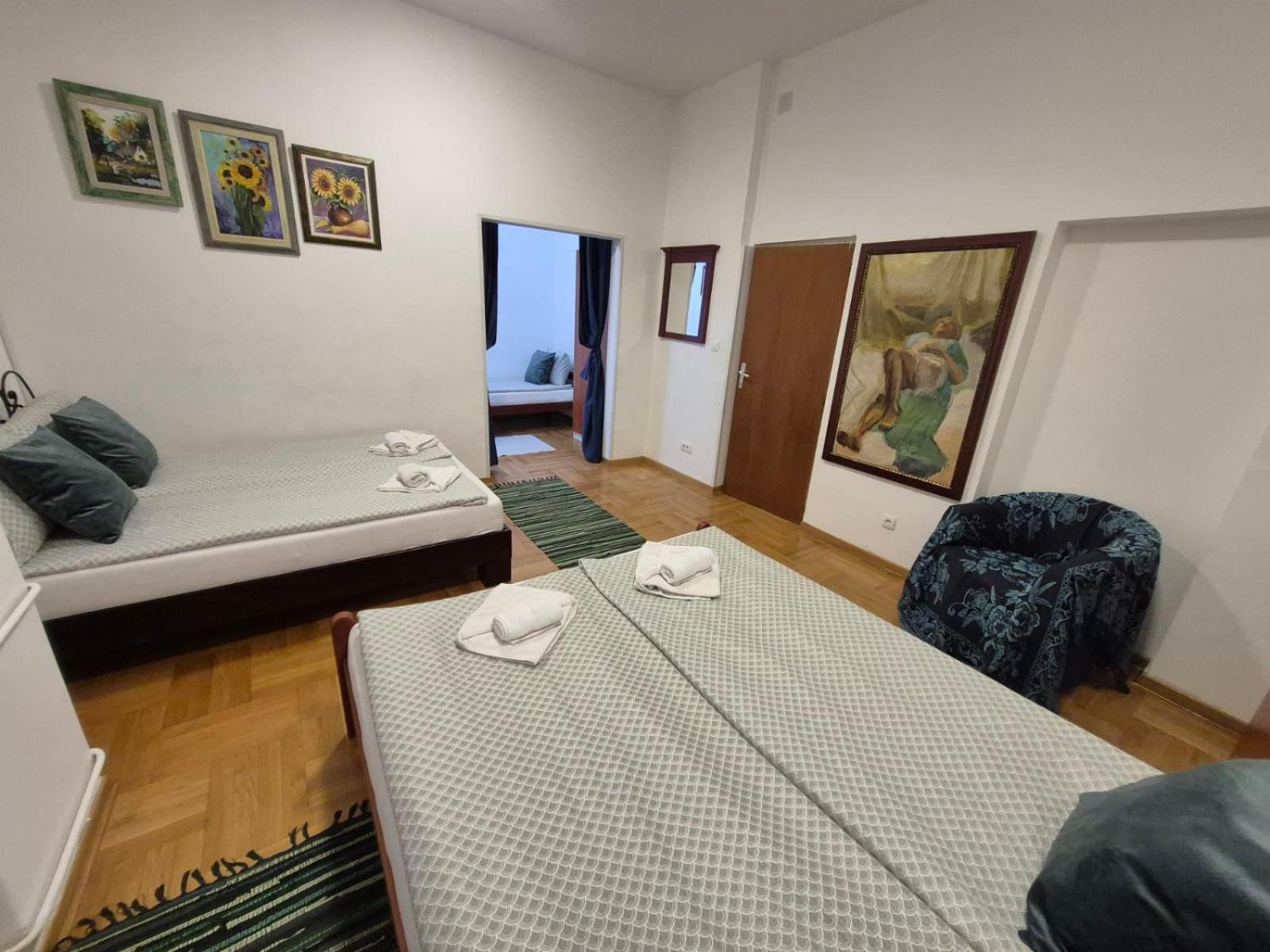 Authentic Belgrade Centre Apartments For Large Groups, Republic Square - Up To 47 People In 5 Apartments Zimmer foto