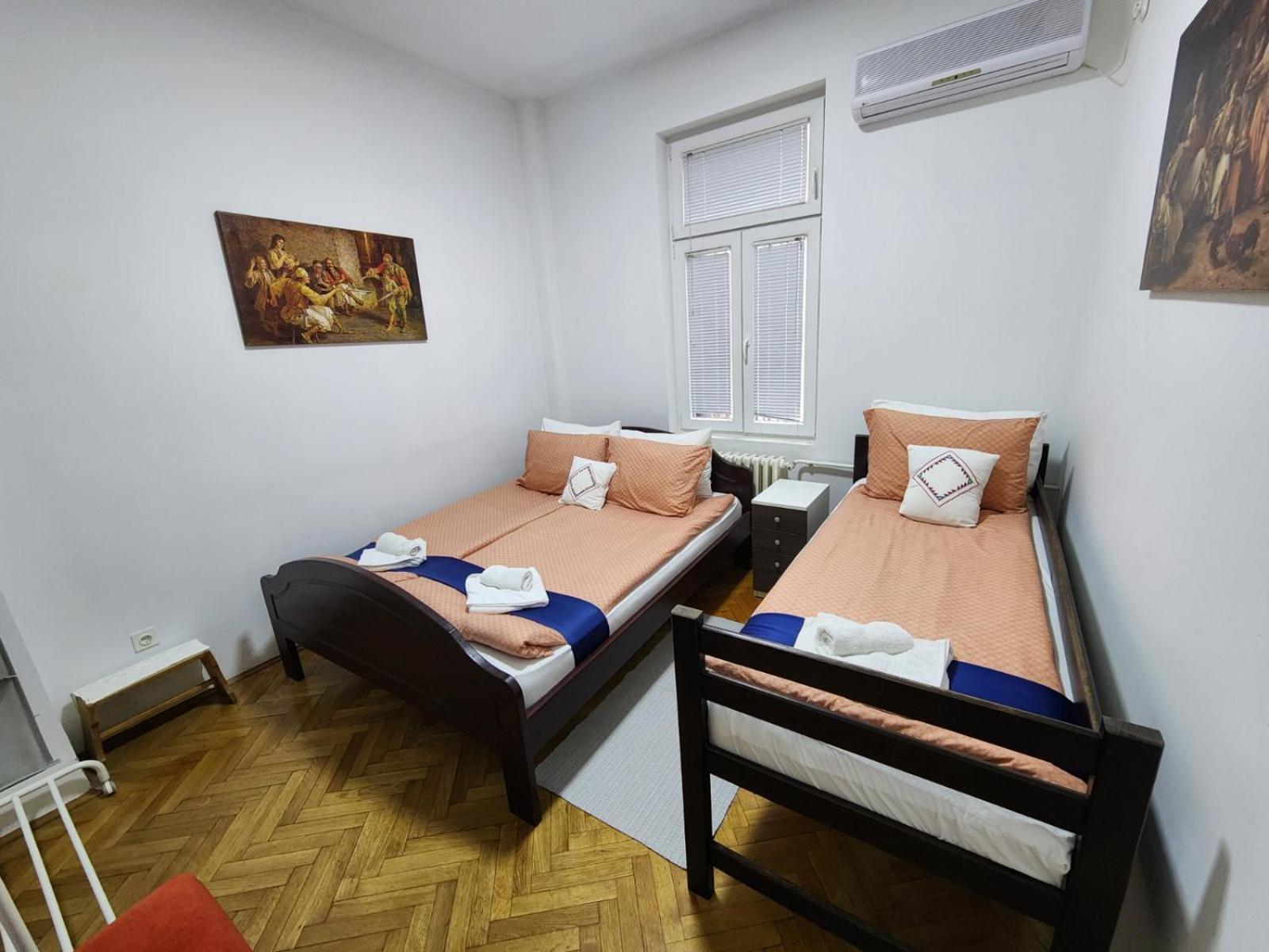 Authentic Belgrade Centre Apartments For Large Groups, Republic Square - Up To 47 People In 5 Apartments Zimmer foto